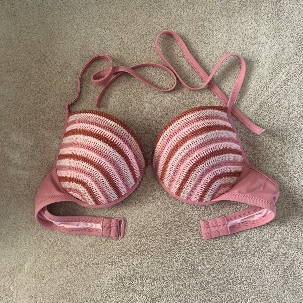 Pinkish/mauve bathing suit top, 32-38C/D.